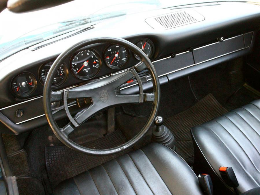  Porsche 911 S 2.4 Targa 1971 года  (фото 3 из 6)